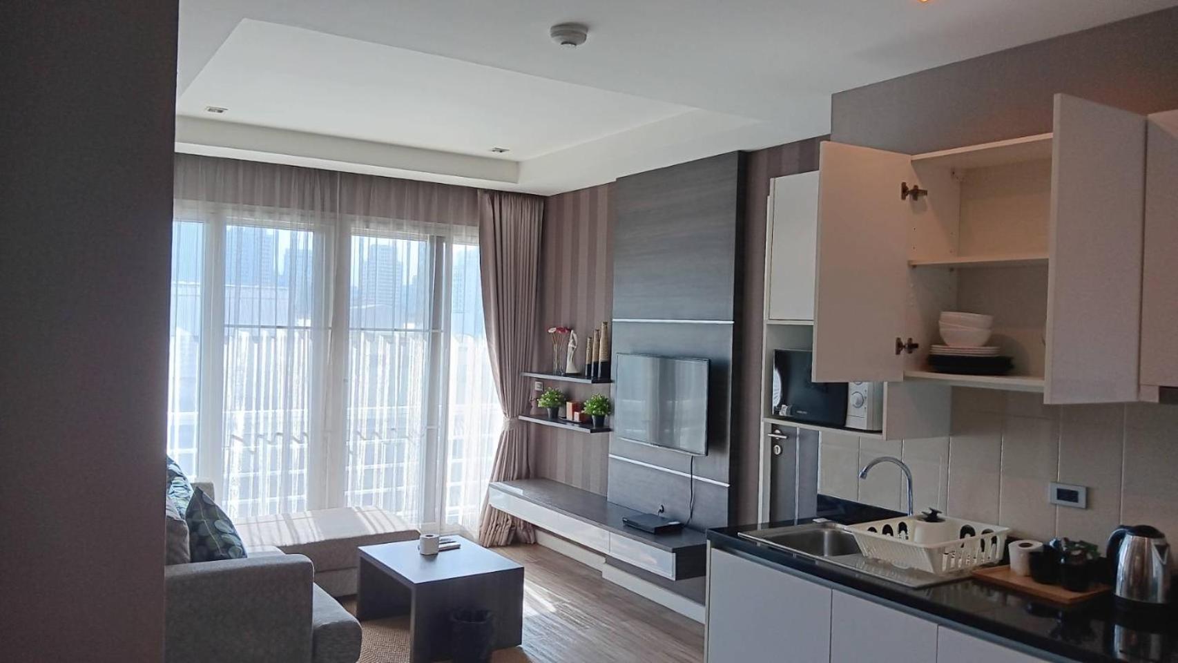 J Residence Thonglor 8 Bangkok Exterior photo